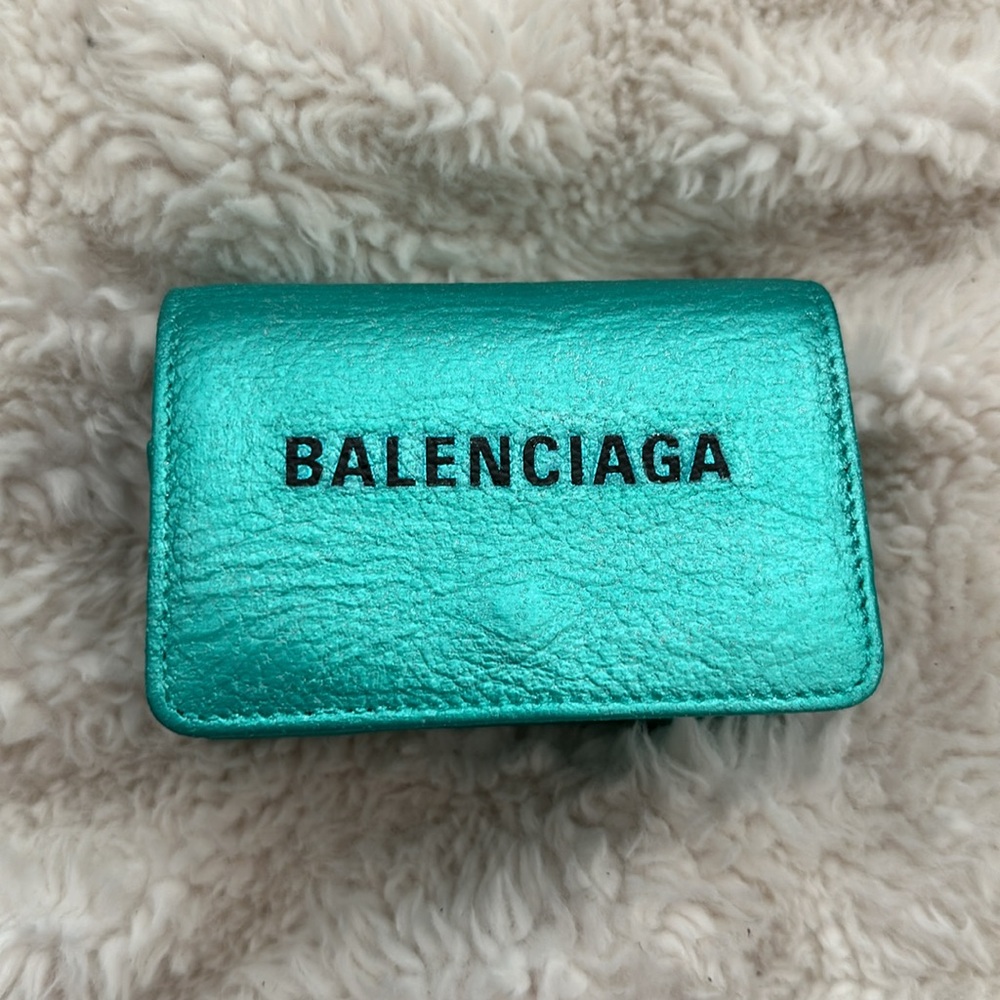 Balenciaga compact Wallet or wristlet in pearlescent green w/ bracelet keychain - Picture 16 of 16